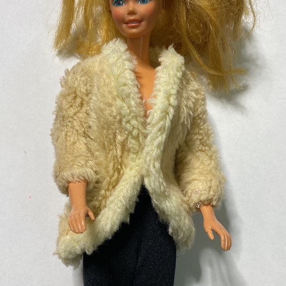 Vintage Jordache fur coat for Barbie - Picture 2 of 9